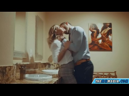 ❤️ Когато наедряла блондинка ви съблазни в обществена тоалетна ❤️ Анално видео в bg.villagesexvideos.ru ️❤